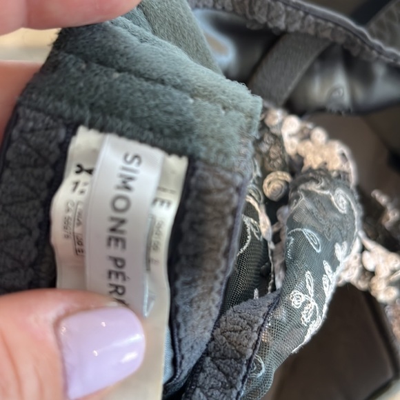 Sexy Simone Perele plunge bra. - Picture 5 of 6